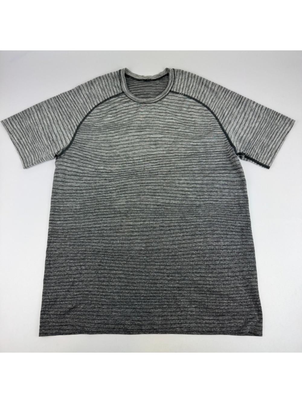 Lululemon Mens Size L Metal Vent Tech Short Sleeve Shirt Gray Gradient
